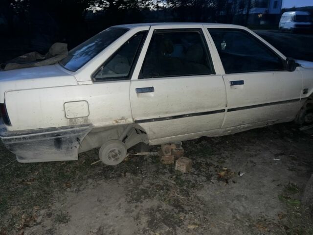 Рено Меган 2000 в Глубокой на Automoto.ua Белый Рено Меган, объемом двигателя 2.5 л и пробегом 3 тыс. км за 500 $, фото 2 на Automoto.ua