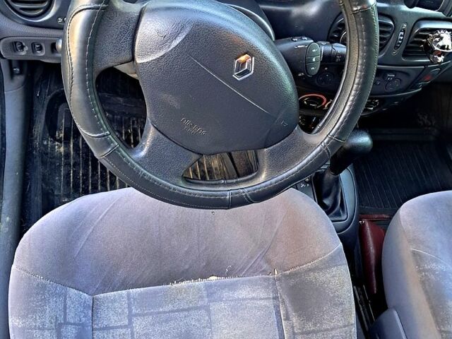 Белый Рено Меган, объемом двигателя 1.6 л и пробегом 275 тыс. км за 3200 $, фото 5 на Automoto.ua