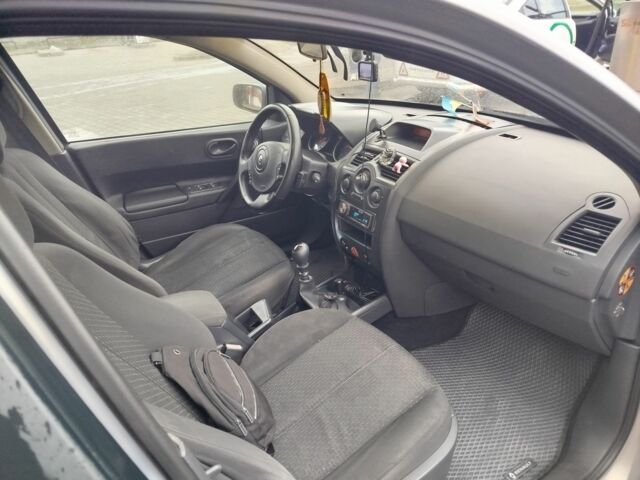 Рено Меган 2002 у Луцьку на Automoto.ua Білий Рено Меган, об'ємом двигуна 1.5 л та пробігом 320 тис. км за 5300 $, фото 4 на Automoto.ua