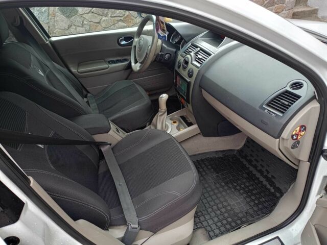 Білий Рено Меган, об'ємом двигуна 1.6 л та пробігом 258 тис. км за 3500 $, фото 14 на Automoto.ua