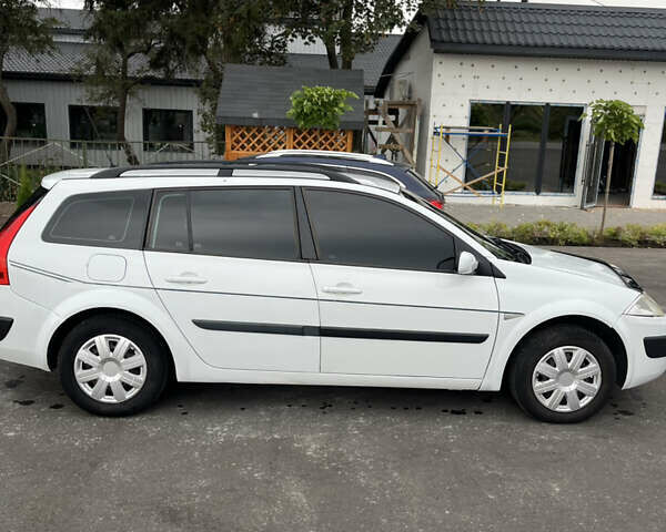 Белый Рено Меган, объемом двигателя 1.6 л и пробегом 233 тыс. км за 5100 $, фото 5 на Automoto.ua