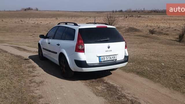 Белый Рено Меган, объемом двигателя 1.6 л и пробегом 232 тыс. км за 4600 $, фото 11 на Automoto.ua