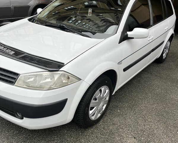 Белый Рено Меган, объемом двигателя 1.6 л и пробегом 236 тыс. км за 4850 $, фото 5 на Automoto.ua