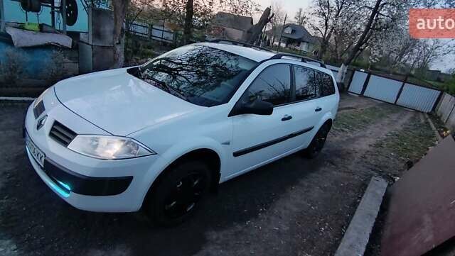 Белый Рено Меган, объемом двигателя 1.6 л и пробегом 232 тыс. км за 4600 $, фото 2 на Automoto.ua