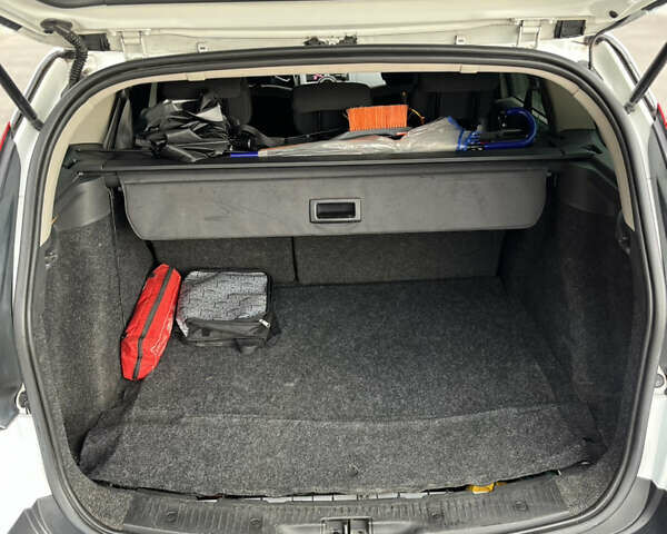 Белый Рено Меган, объемом двигателя 1.6 л и пробегом 236 тыс. км за 4850 $, фото 15 на Automoto.ua