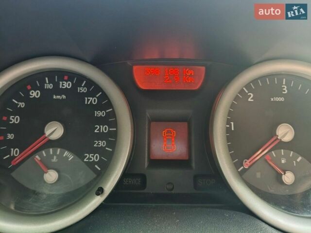 Білий Рено Меган, об'ємом двигуна 1.46 л та пробігом 398 тис. км за 3000 $, фото 17 на Automoto.ua