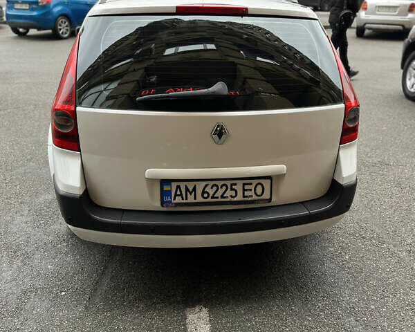 Белый Рено Меган, объемом двигателя 1.6 л и пробегом 236 тыс. км за 4850 $, фото 10 на Automoto.ua