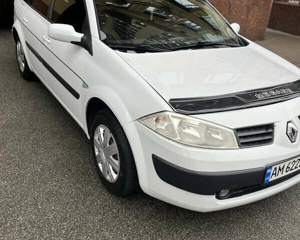 Белый Рено Меган, объемом двигателя 1.6 л и пробегом 236 тыс. км за 4850 $, фото 8 на Automoto.ua