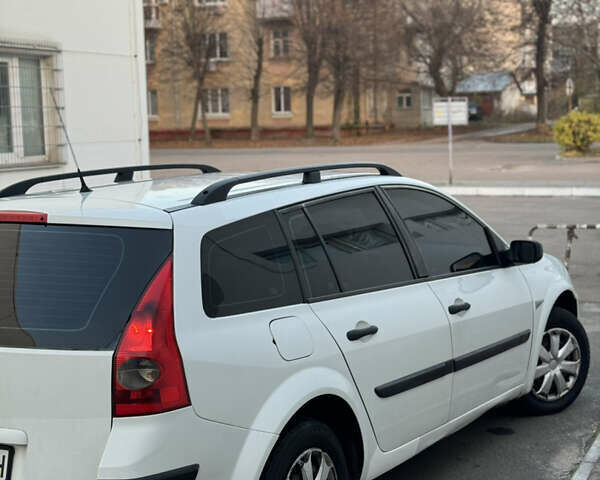 Белый Рено Меган, объемом двигателя 1.5 л и пробегом 386 тыс. км за 4400 $, фото 2 на Automoto.ua