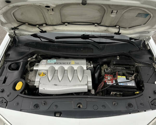 Рено Меган 2004 в Киеве на Automoto.ua Белый Рено Меган, объемом двигателя 1.6 л и пробегом 234 тыс. км за 4999 $, фото 20 на Automoto.ua