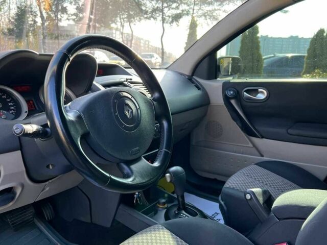 Белый Рено Меган, объемом двигателя 1.6 л и пробегом 200 тыс. км за 3750 $, фото 9 на Automoto.ua