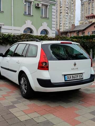 Белый Рено Меган, объемом двигателя 1.6 л и пробегом 197 тыс. км за 5300 $, фото 12 на Automoto.ua