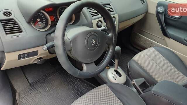 Белый Рено Меган, объемом двигателя 1.6 л и пробегом 197 тыс. км за 5300 $, фото 5 на Automoto.ua