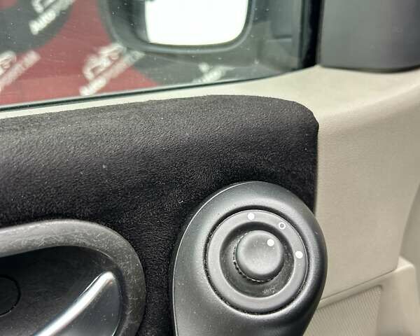 Білий Рено Меган, об'ємом двигуна 1.6 л та пробігом 266 тис. км за 5400 $, фото 23 на Automoto.ua