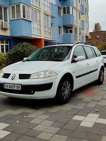 Белый Рено Меган, объемом двигателя 1.6 л и пробегом 197 тыс. км за 5300 $, фото 6 на Automoto.ua