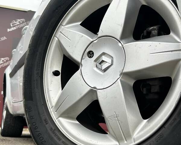 Білий Рено Меган, об'ємом двигуна 1.6 л та пробігом 266 тис. км за 5400 $, фото 5 на Automoto.ua