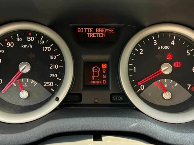 Белый Рено Меган, объемом двигателя 1.6 л и пробегом 200 тыс. км за 3750 $, фото 12 на Automoto.ua