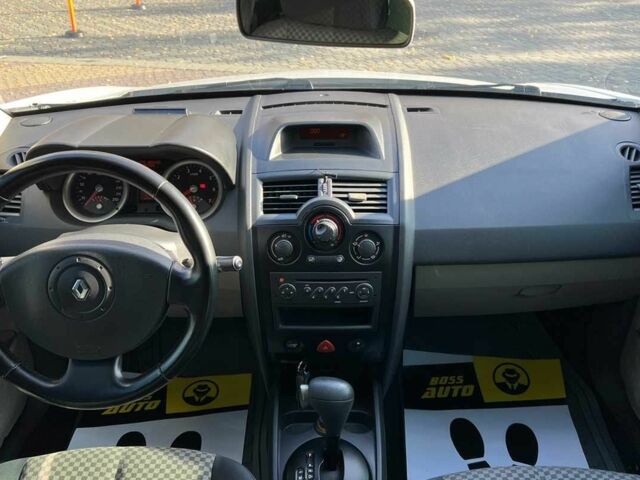 Белый Рено Меган, объемом двигателя 1.6 л и пробегом 200 тыс. км за 3750 $, фото 11 на Automoto.ua