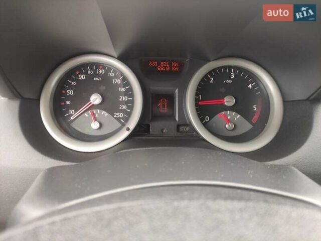 Белый Рено Меган, объемом двигателя 1.9 л и пробегом 330 тыс. км за 3999 $, фото 7 на Automoto.ua