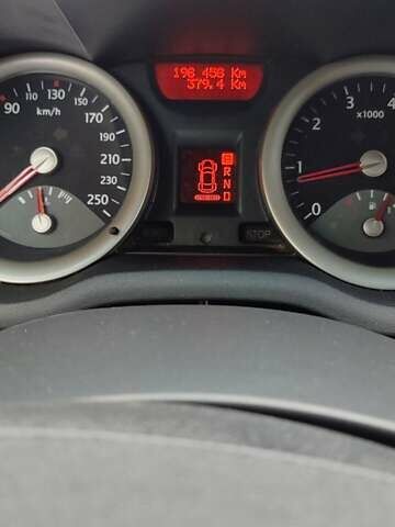 Белый Рено Меган, объемом двигателя 1.6 л и пробегом 197 тыс. км за 5300 $, фото 13 на Automoto.ua