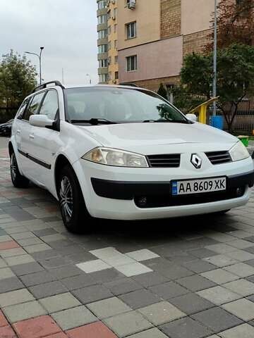 Белый Рено Меган, объемом двигателя 1.6 л и пробегом 197 тыс. км за 5300 $, фото 8 на Automoto.ua
