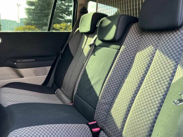 Белый Рено Меган, объемом двигателя 1.6 л и пробегом 200 тыс. км за 3750 $, фото 17 на Automoto.ua