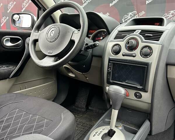Білий Рено Меган, об'ємом двигуна 1.6 л та пробігом 266 тис. км за 5400 $, фото 30 на Automoto.ua