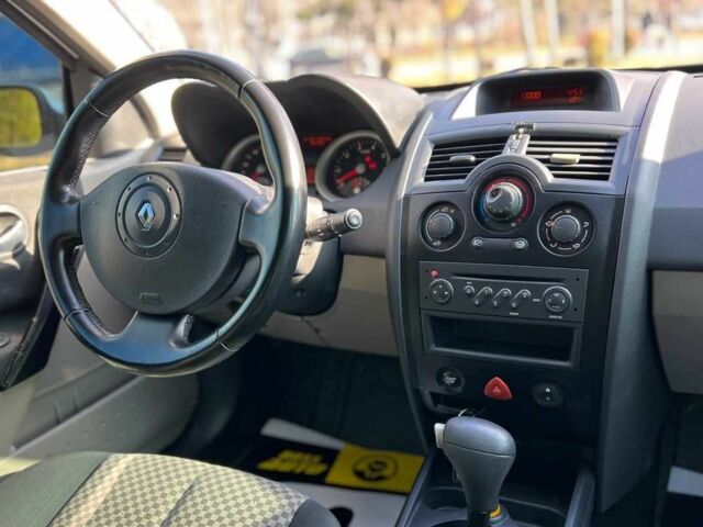 Белый Рено Меган, объемом двигателя 1.6 л и пробегом 200 тыс. км за 3750 $, фото 16 на Automoto.ua