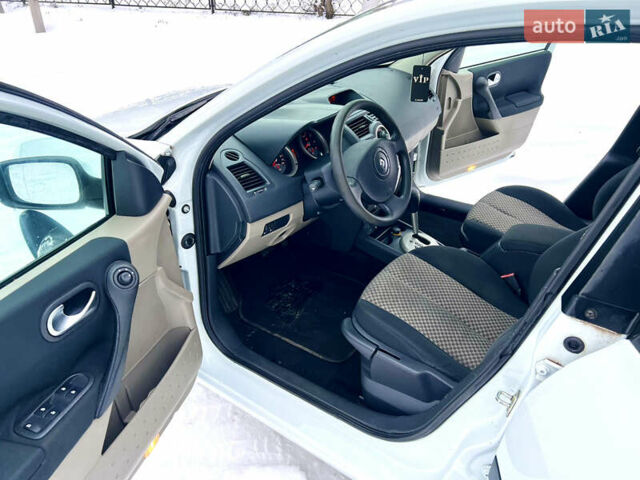 Білий Рено Меган, об'ємом двигуна 1.6 л та пробігом 167 тис. км за 5400 $, фото 6 на Automoto.ua