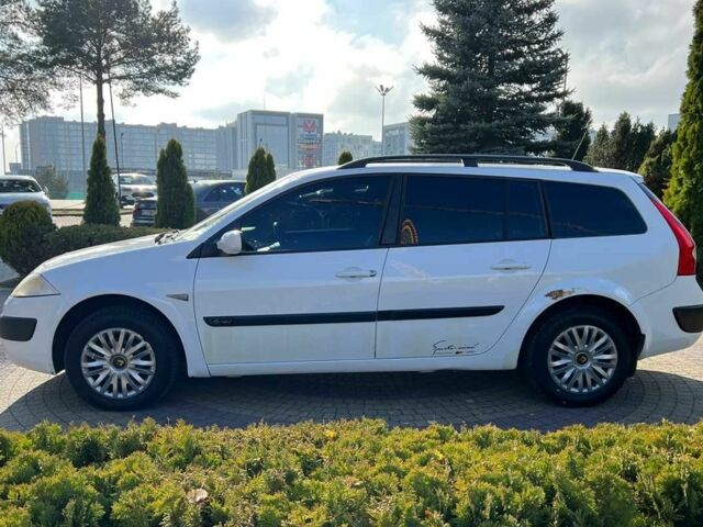 Белый Рено Меган, объемом двигателя 1.6 л и пробегом 200 тыс. км за 3750 $, фото 3 на Automoto.ua