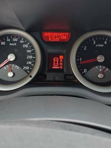 Белый Рено Меган, объемом двигателя 1.6 л и пробегом 197 тыс. км за 5300 $, фото 15 на Automoto.ua