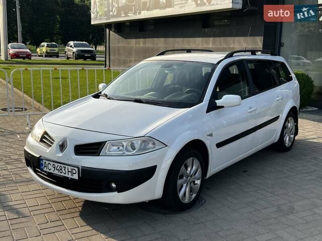 Белый Рено Меган, объемом двигателя 1.6 л и пробегом 235 тыс. км за 5200 $, фото 3 на Automoto.ua