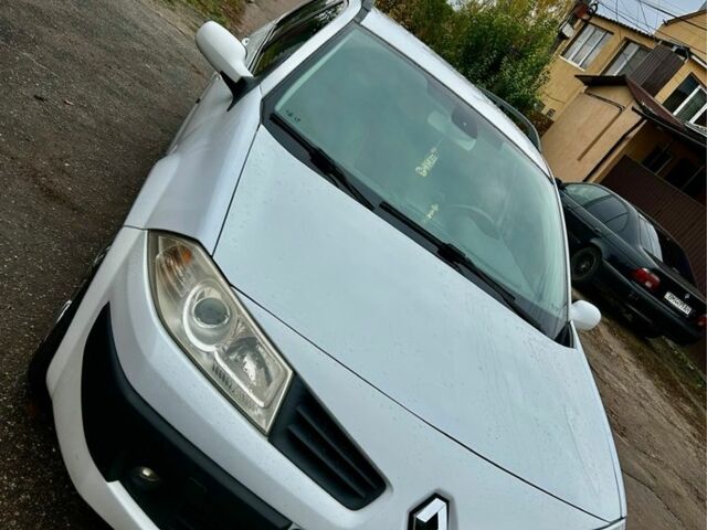 Білий Рено Меган, об'ємом двигуна 1.6 л та пробігом 250 тис. км за 5100 $, фото 1 на Automoto.ua