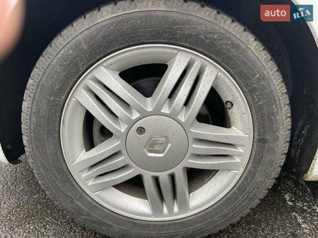 Білий Рено Меган, об'ємом двигуна 1.39 л та пробігом 189 тис. км за 4500 $, фото 6 на Automoto.ua