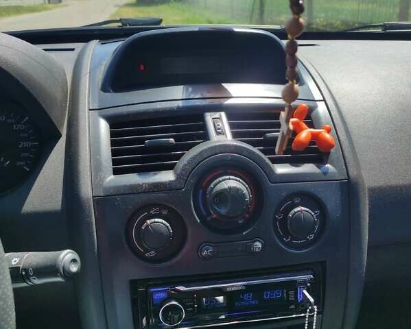 Білий Рено Меган, об'ємом двигуна 1.9 л та пробігом 330 тис. км за 5600 $, фото 8 на Automoto.ua