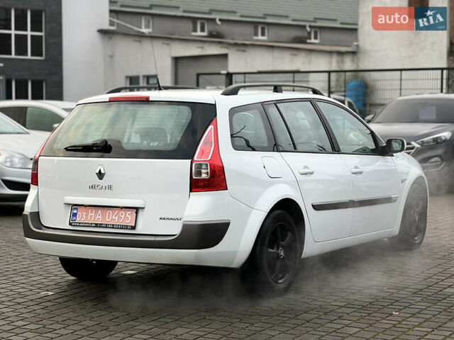 Белый Рено Меган, объемом двигателя 1.6 л и пробегом 209 тыс. км за 5700 $, фото 5 на Automoto.ua