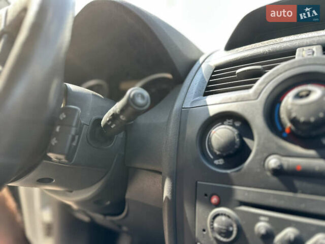 Белый Рено Меган, объемом двигателя 1.6 л и пробегом 188 тыс. км за 4999 $, фото 20 на Automoto.ua