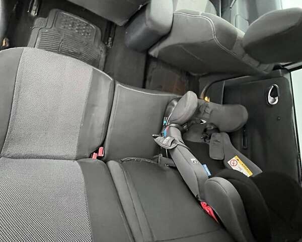 Білий Рено Меган, об'ємом двигуна 1.6 л та пробігом 260 тис. км за 5000 $, фото 5 на Automoto.ua