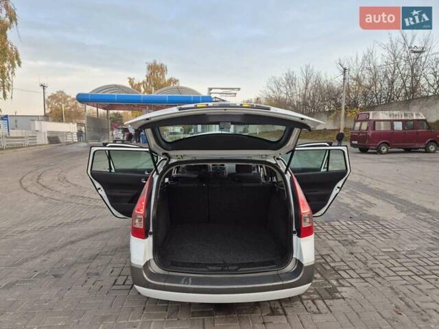 Белый Рено Меган, объемом двигателя 1.46 л и пробегом 230 тыс. км за 4500 $, фото 30 на Automoto.ua