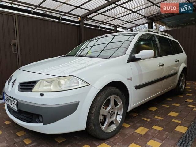 Белый Рено Меган, объемом двигателя 2 л и пробегом 239 тыс. км за 5500 $, фото 1 на Automoto.ua