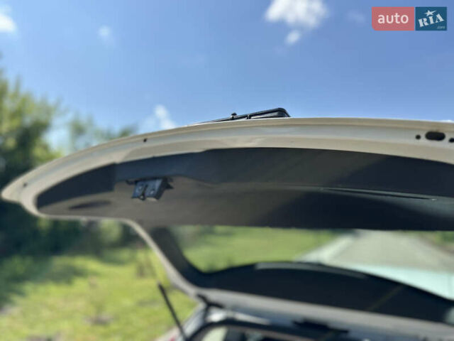 Белый Рено Меган, объемом двигателя 1.6 л и пробегом 188 тыс. км за 4999 $, фото 17 на Automoto.ua