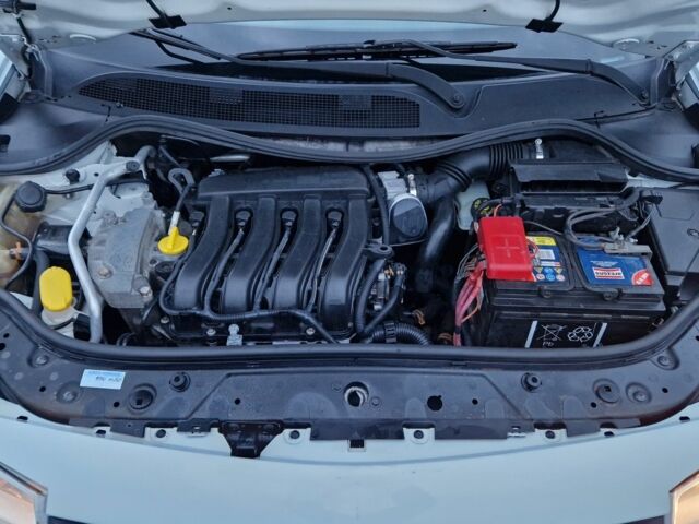 Белый Рено Меган, объемом двигателя 1.6 л и пробегом 245 тыс. км за 4999 $, фото 22 на Automoto.ua