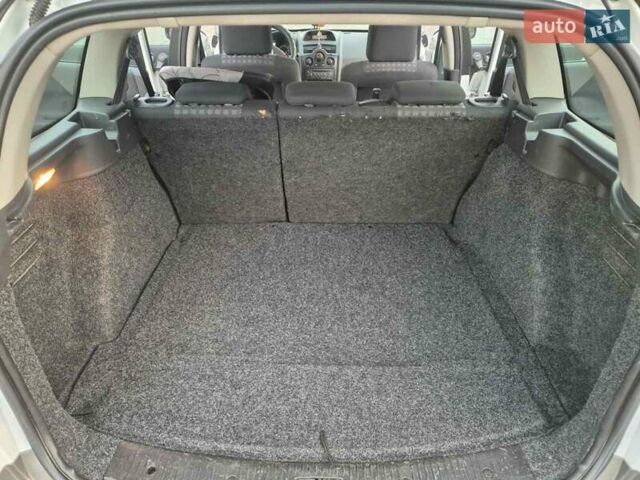 Белый Рено Меган, объемом двигателя 1.46 л и пробегом 230 тыс. км за 4500 $, фото 34 на Automoto.ua