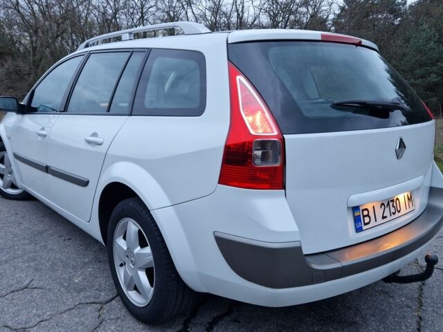 Белый Рено Меган, объемом двигателя 1.6 л и пробегом 245 тыс. км за 4999 $, фото 3 на Automoto.ua