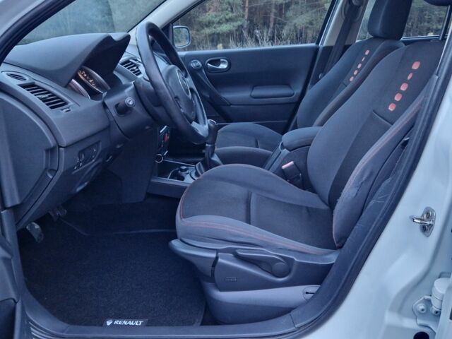 Белый Рено Меган, объемом двигателя 1.6 л и пробегом 245 тыс. км за 4999 $, фото 5 на Automoto.ua