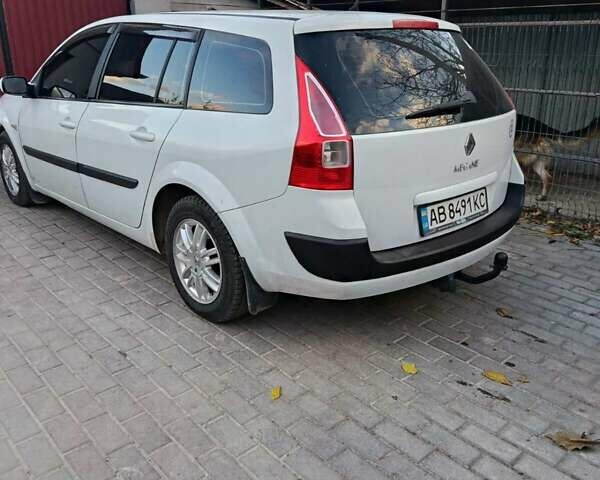 Белый Рено Меган, объемом двигателя 1.6 л и пробегом 281 тыс. км за 4800 $, фото 10 на Automoto.ua