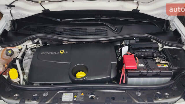 Белый Рено Меган, объемом двигателя 1.9 л и пробегом 327 тыс. км за 6500 $, фото 42 на Automoto.ua