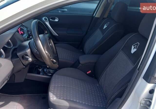 Белый Рено Меган, объемом двигателя 1.6 л и пробегом 220 тыс. км за 5700 $, фото 4 на Automoto.ua