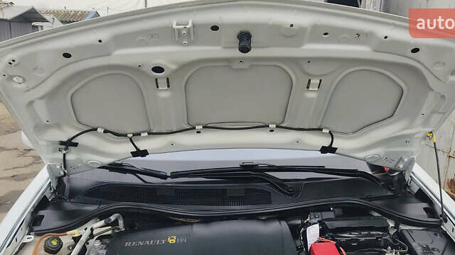 Белый Рено Меган, объемом двигателя 1.9 л и пробегом 327 тыс. км за 6500 $, фото 44 на Automoto.ua