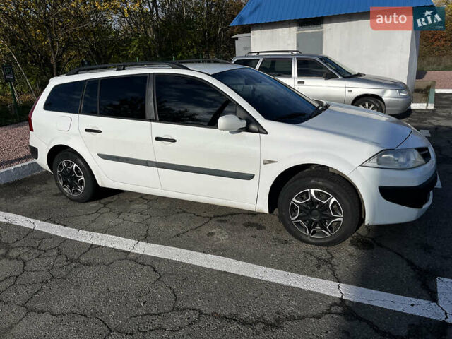 Белый Рено Меган, объемом двигателя 1.5 л и пробегом 230 тыс. км за 5300 $, фото 4 на Automoto.ua